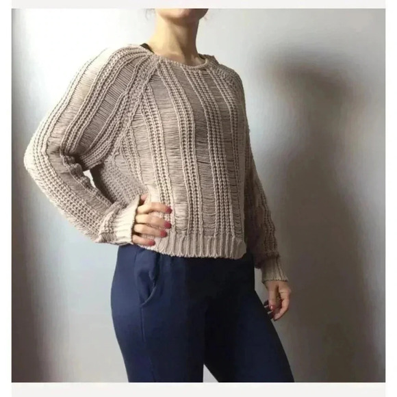Bar III Cropped Beige Cable Knit Sweater size medium - Picture 1 of 5